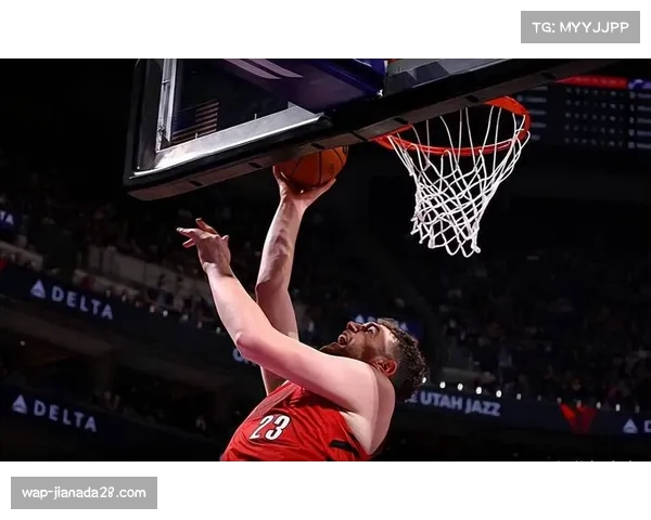 开拓者力克太阳 克林根23分13篮板4盖帽内线防守坚如磐石 开拓者力克太阳 克林根23分13篮板4盖帽内线防守坚如磐石